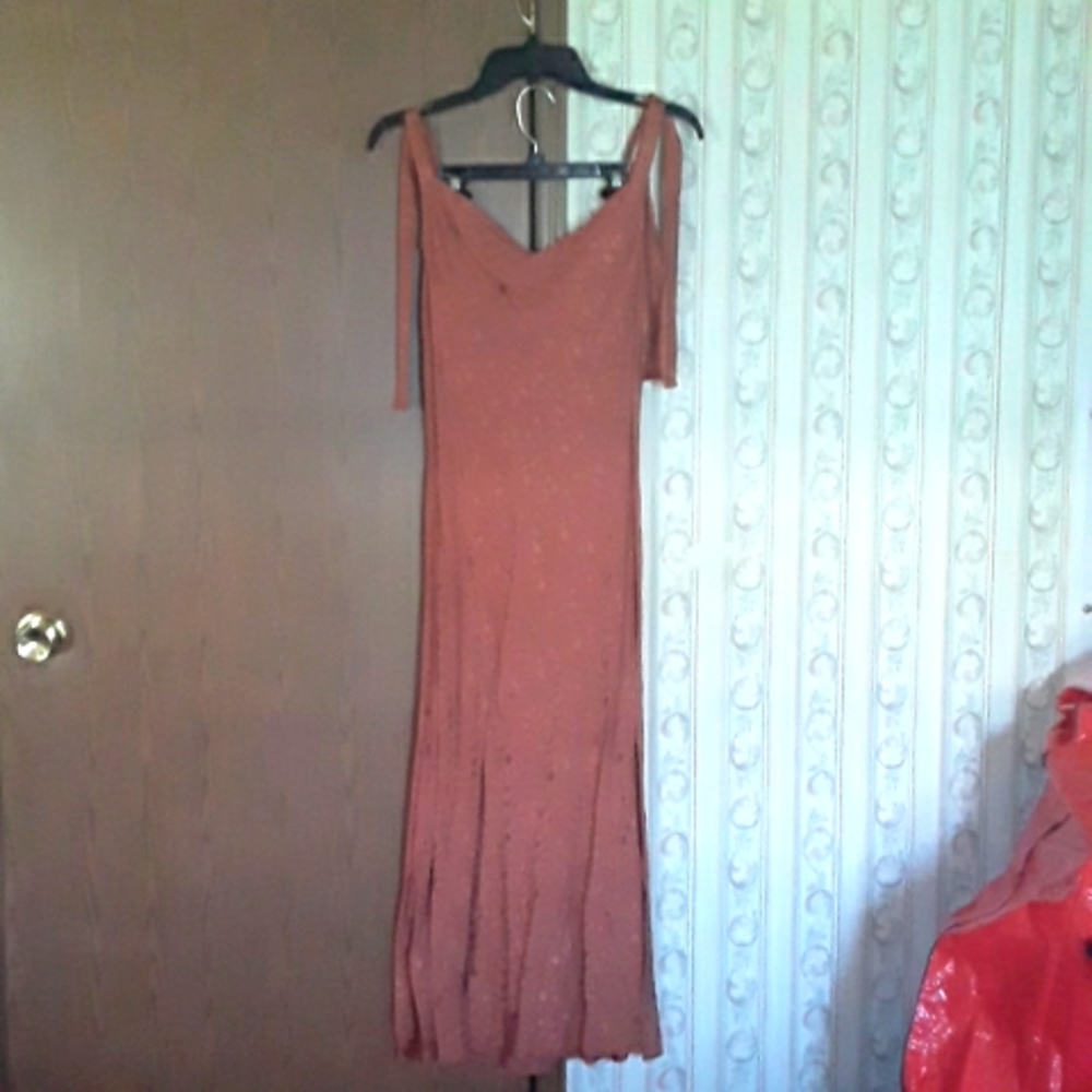 Dress size M rose color